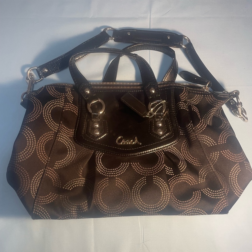 Elegant Black Leather Shoulder Bag